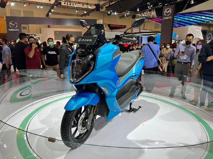 Si Pendatang Baru Alva Luncurkan Motor Listrik di GIIAS 2022